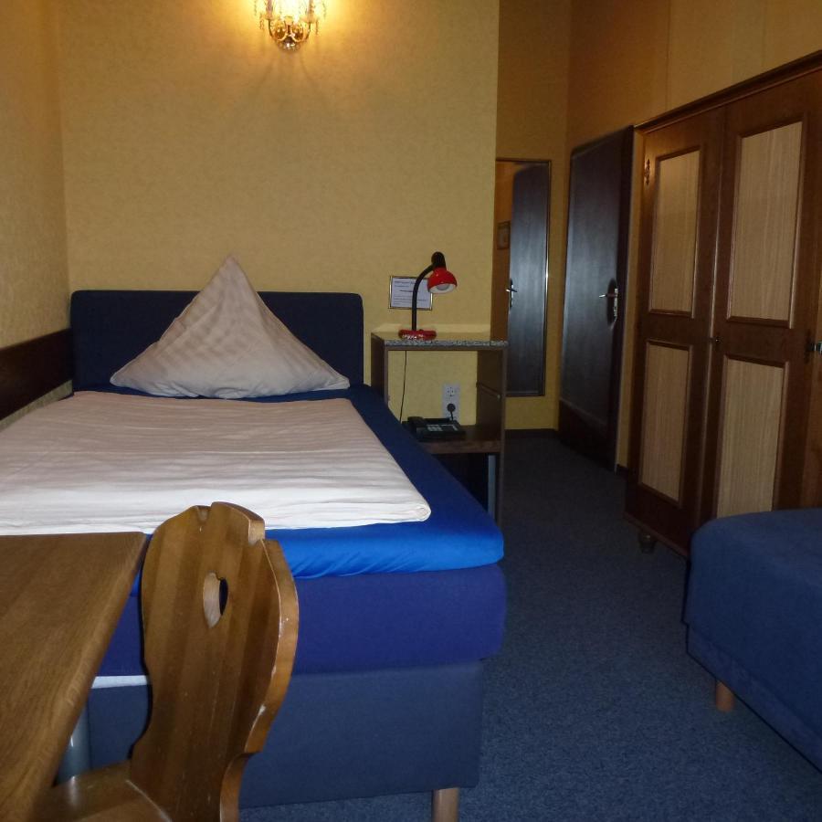 Hotel Adler Дюселдорф Екстериор снимка